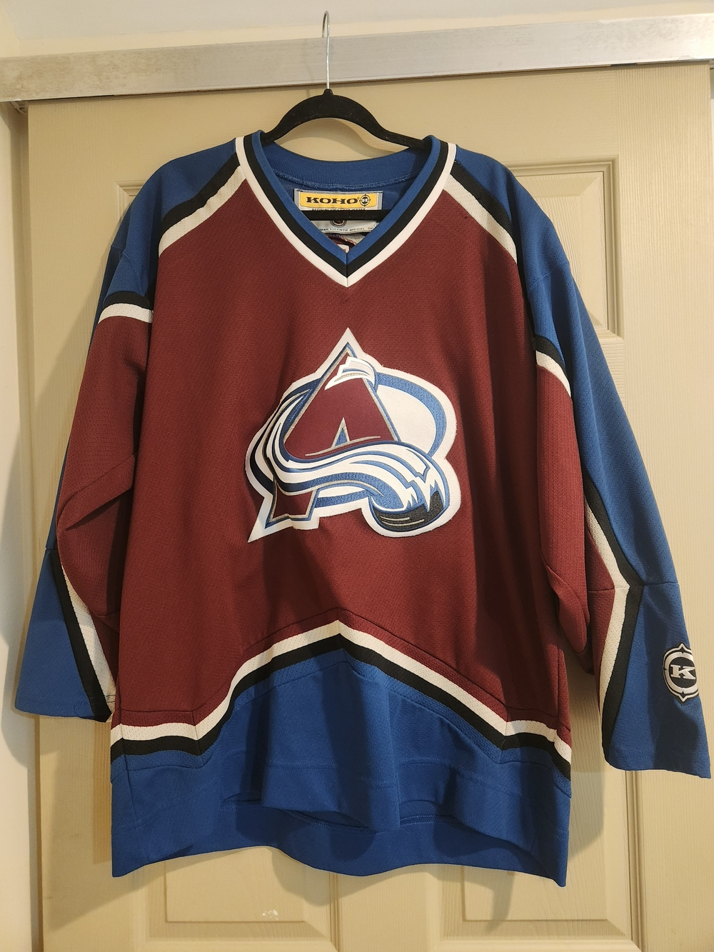 Vintahe 90s Colorado Avalanche Burgundy and Blue Hockey Jersey - KohO Size L